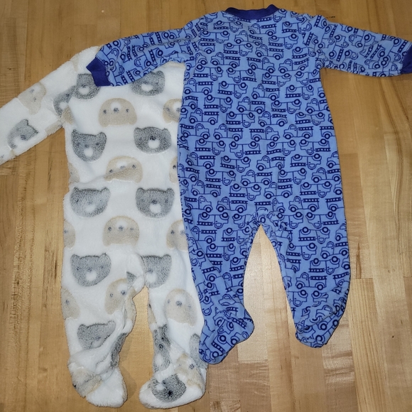 Set of 2 Baby Boy FLEECE Pajamas. BEAR & HERO THEME - Picture 2 of 4